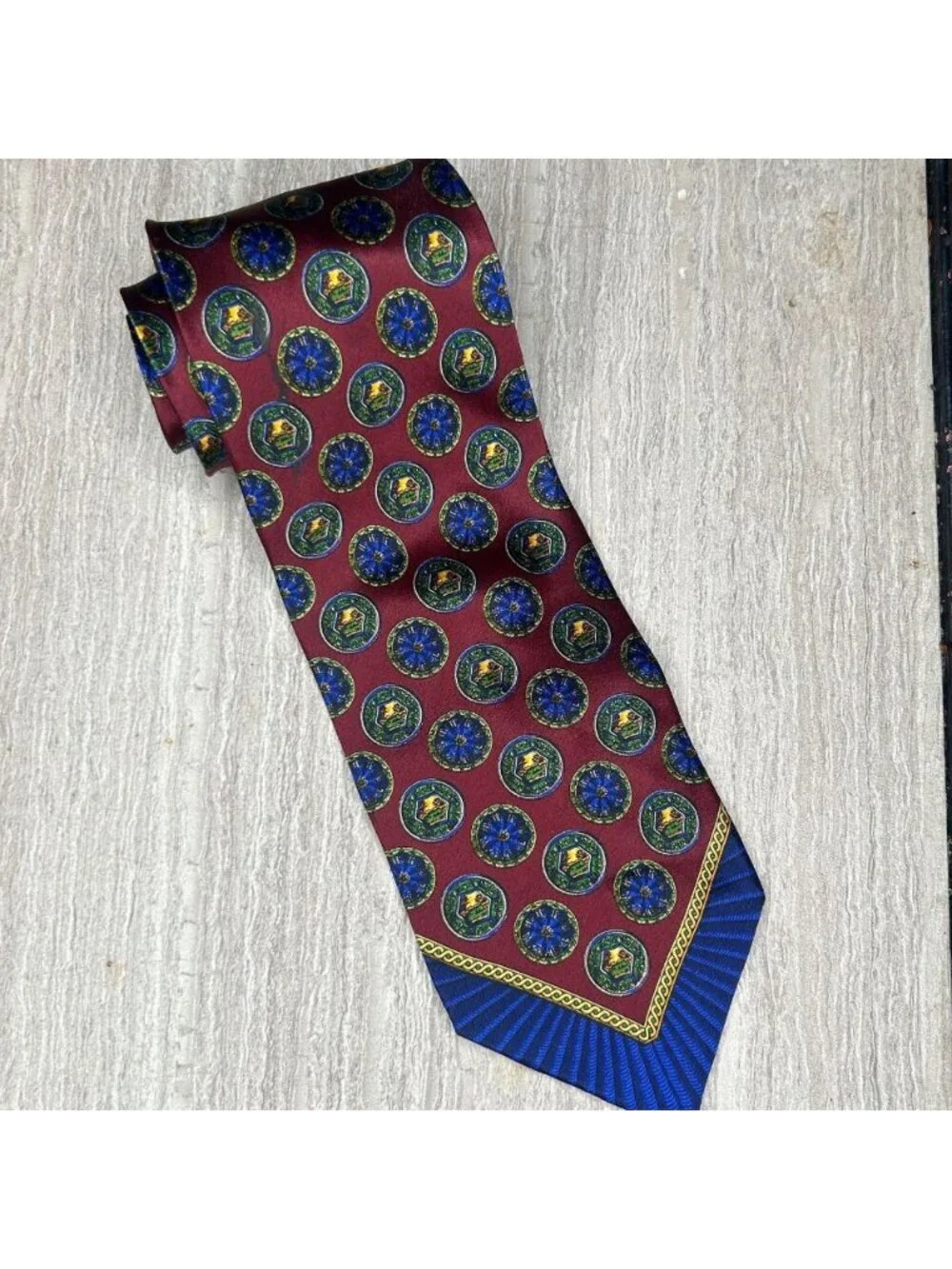 Gianfranco Ferre Italian 100% Silk Classic Medallion Designer Tie